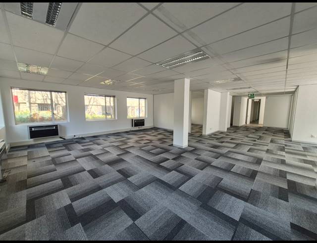 321M² OFFICE TO LET IN SANDTON CENTRAL